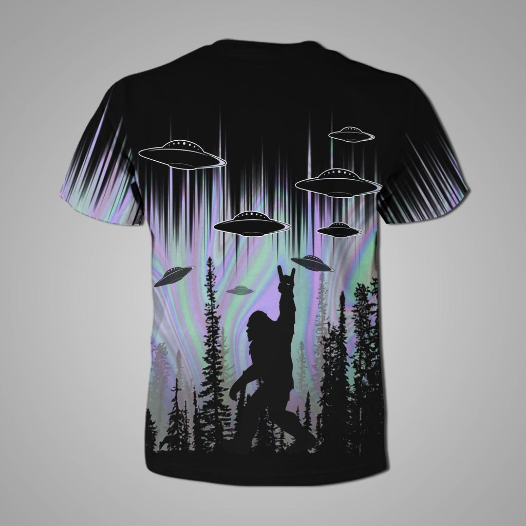 Gifury UFO Bigfoot Shirt Bigfoot Peace Sign Hologram UFO T-shirt  UFO Apparel 2023