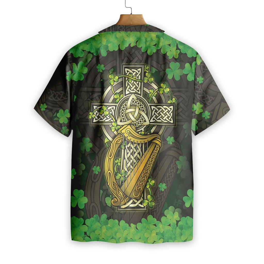 Gifury St Patrick's Day Hawaii Shirt Skull Holding Beer Aloha Shirt St Patrick's Day Hawaiian Shirt 2024