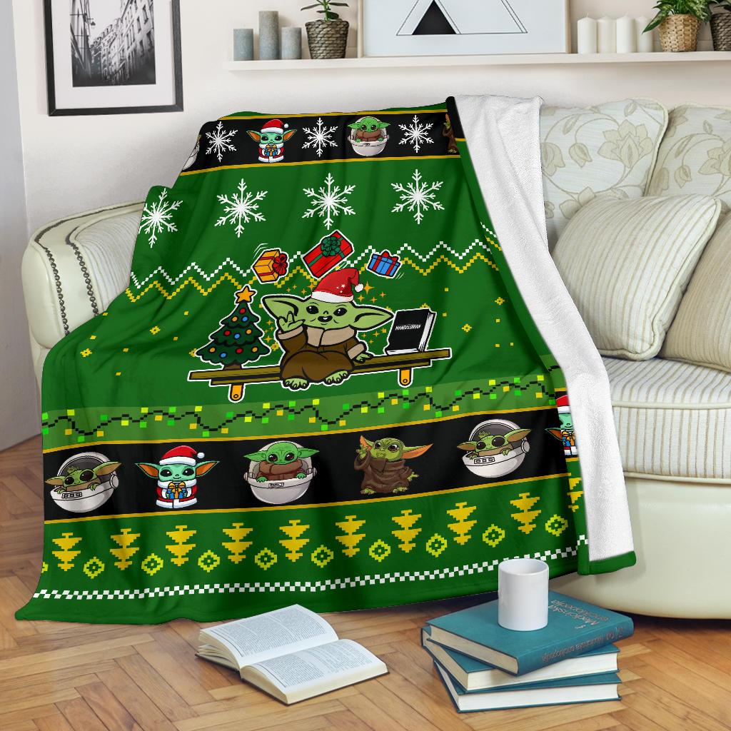 SW Blanket Grogu With Gifts Christmas Pattern Green Black Blanket